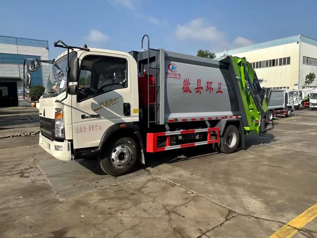 压缩垃圾车 城市清运的钢铁脊梁
